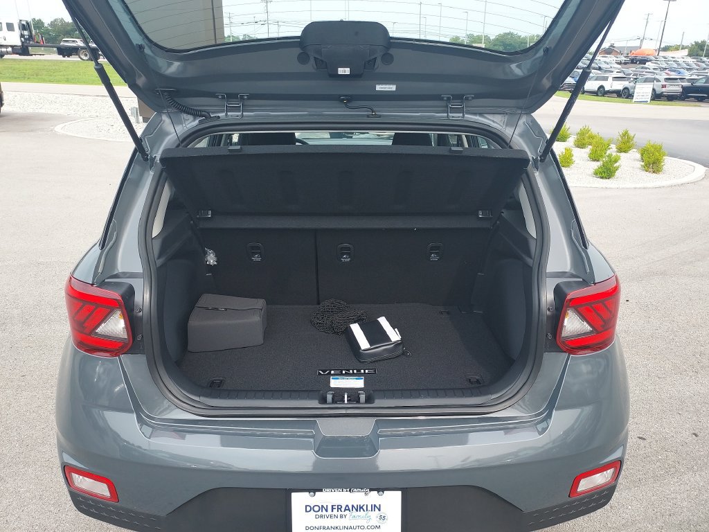 New 2026 Hyundai Venue SEL FWD image 9