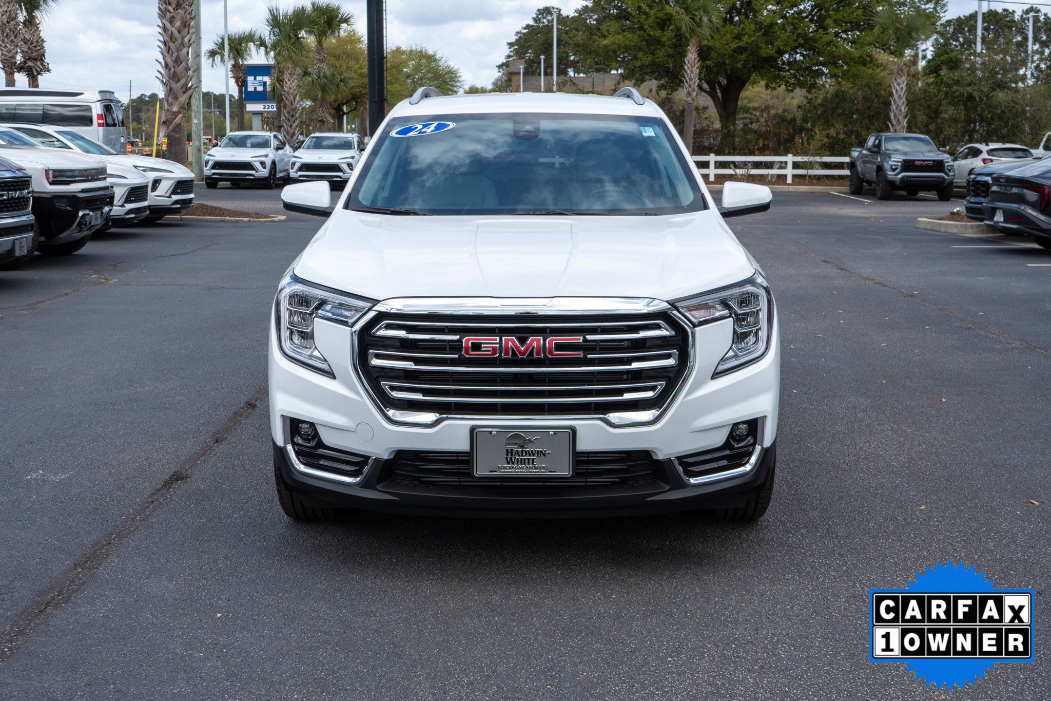 Used 2024 GMC Terrain SLT w/ LPO, Floor Liner Package image 8