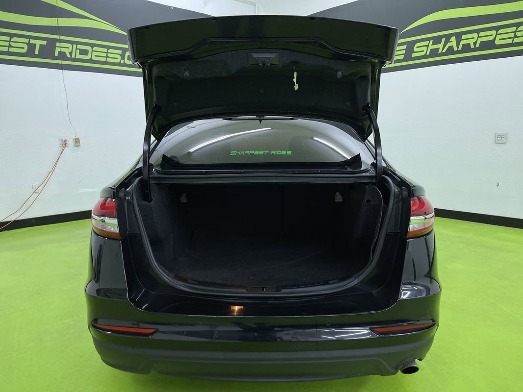 Used 2020 Ford Fusion SE image 9