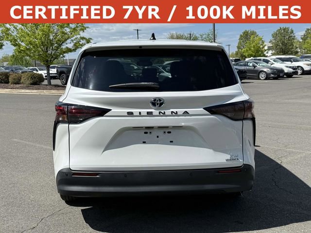 Used 2023 Toyota Sienna XLE image 3