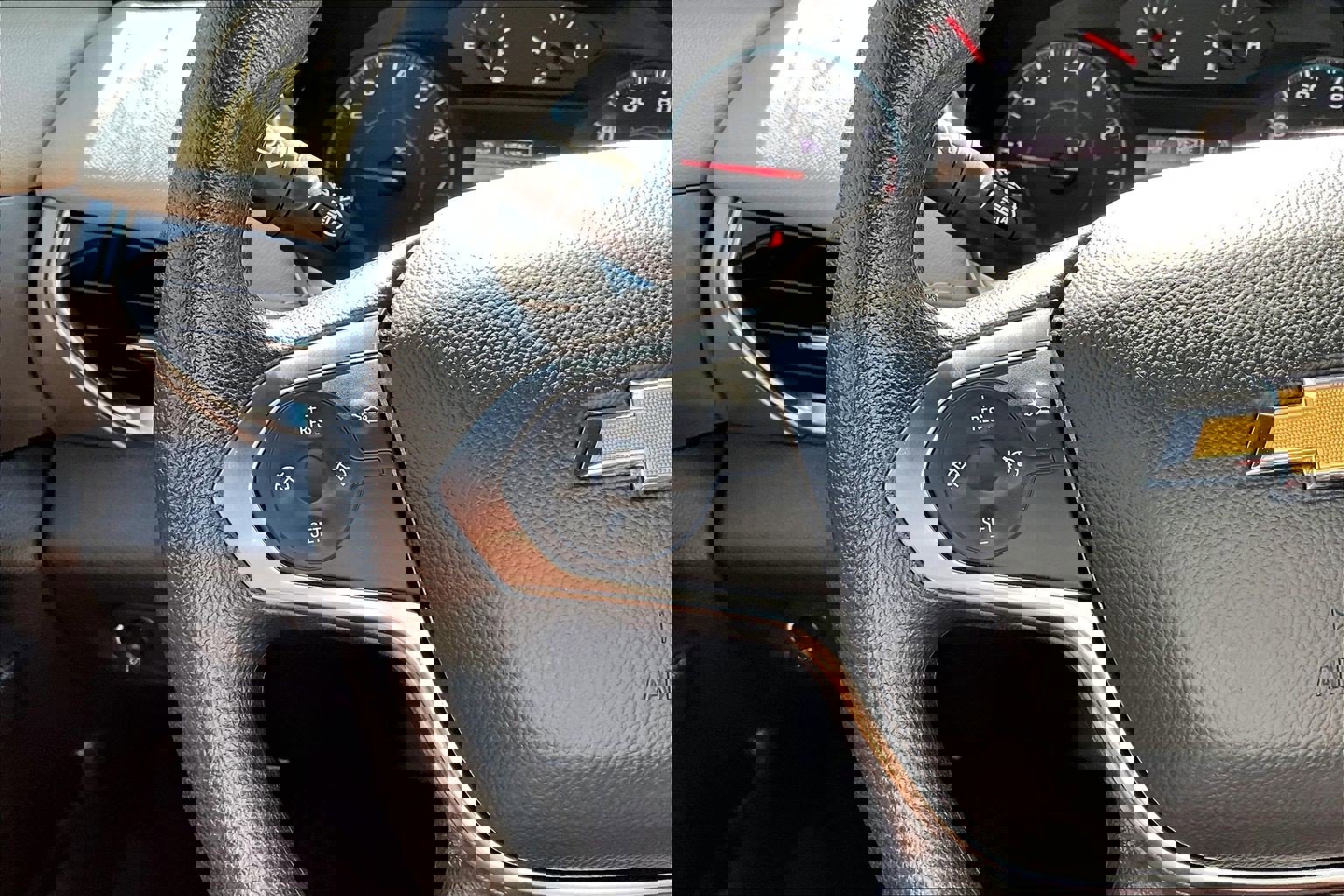 Used 2022 Chevrolet Traverse LS FWD image 22