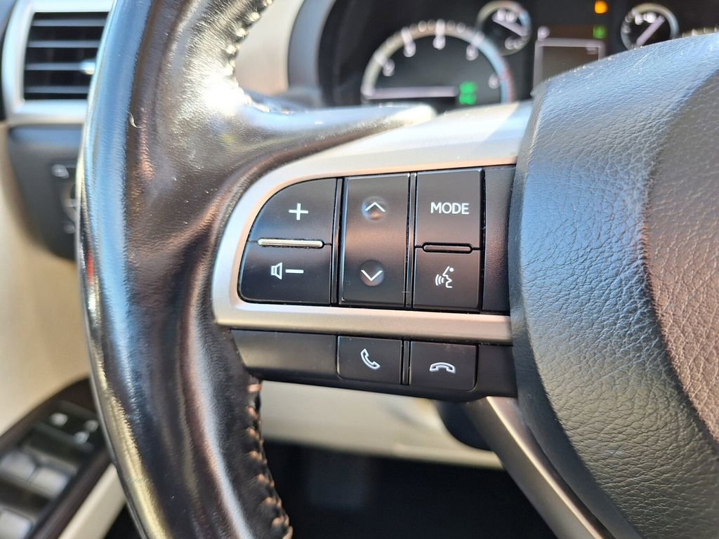 Used 2021 Lexus GX 460 Luxury w/ Off Road Package image 22