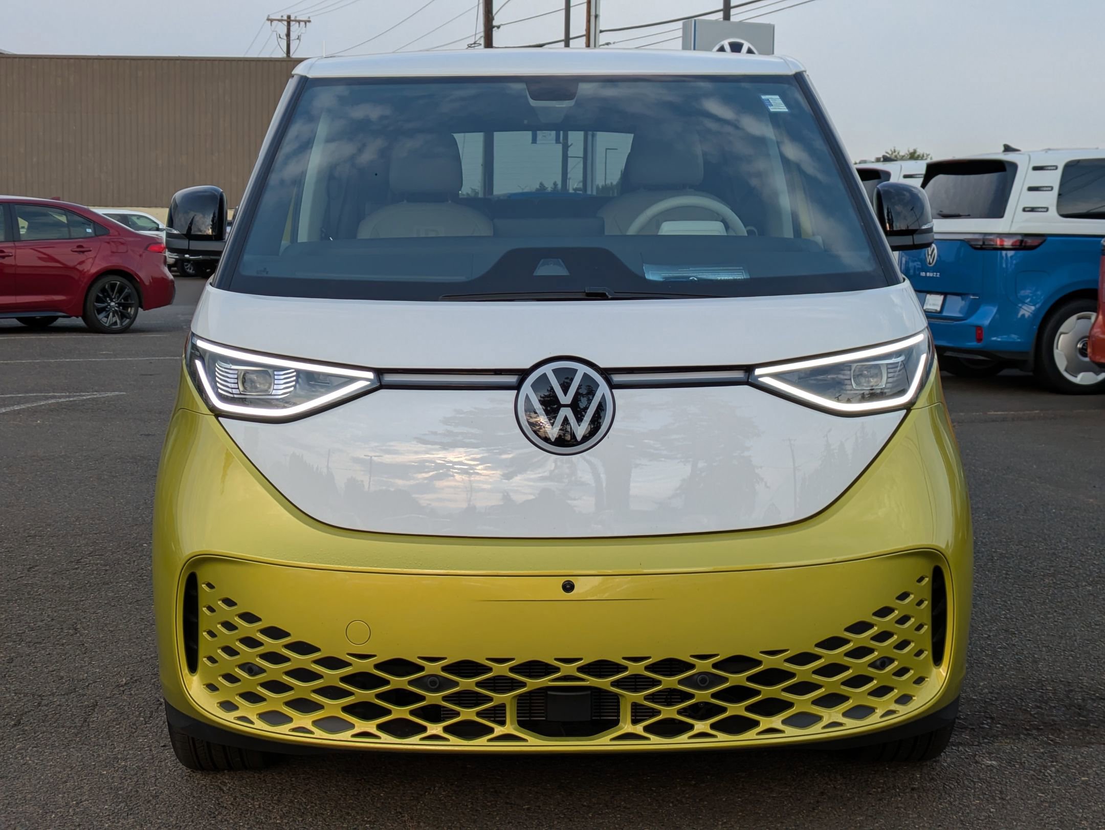 New 2025 Volkswagen ID. Buzz 1st Edition image 8