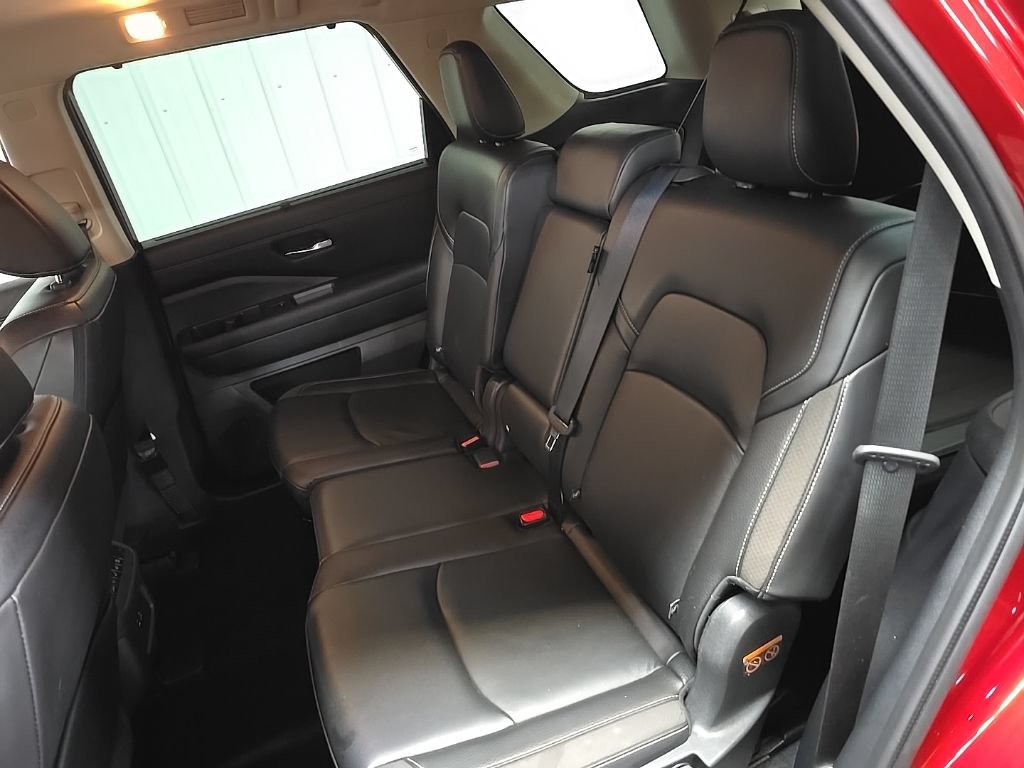 Used 2023 Nissan Pathfinder SL w/ Lighting Package (N92) AWD/4WD image 34