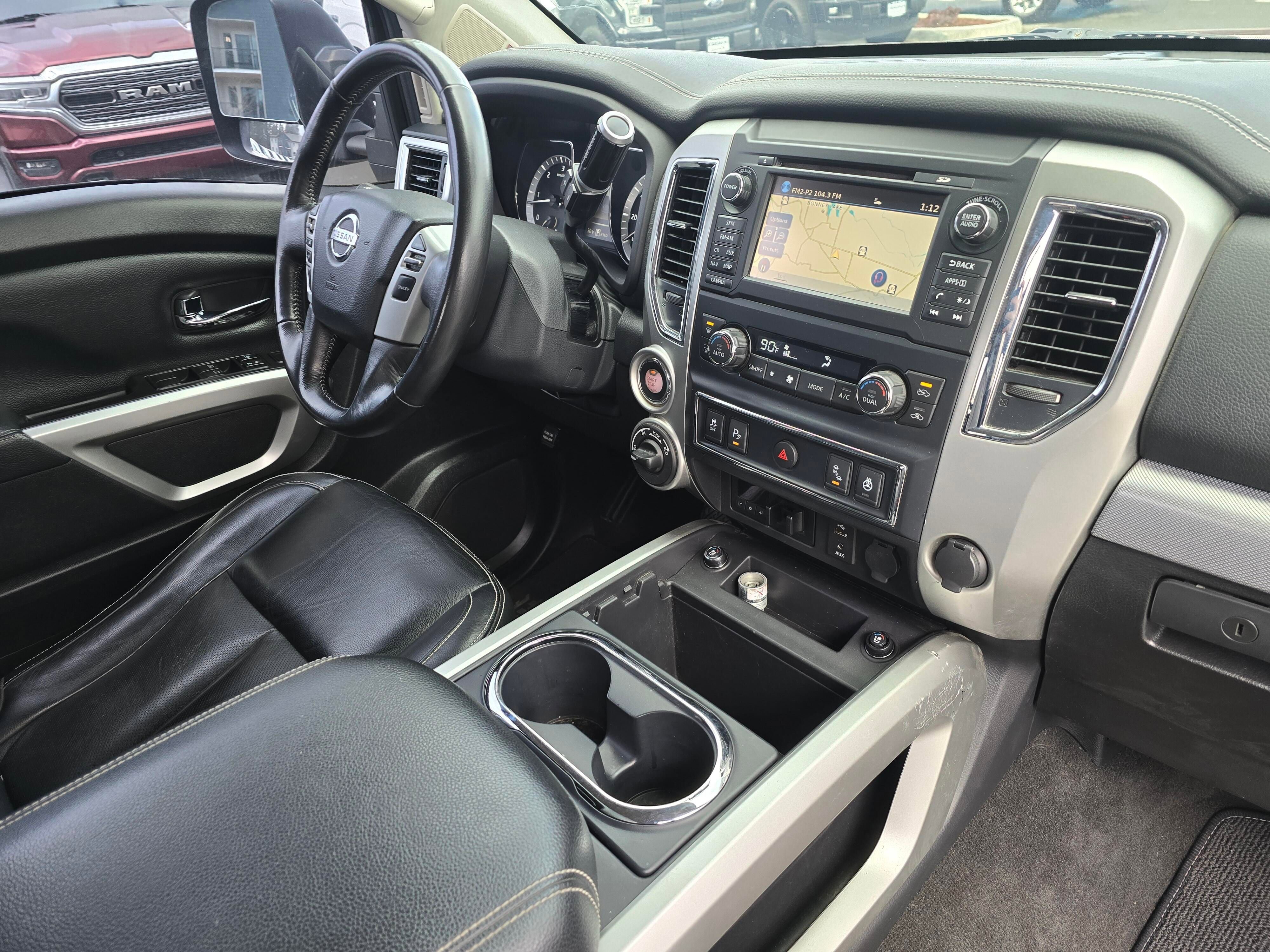 Used 2018 Nissan Titan PRO-4X w/ Pro-4x Convenience Package AWD/4WD image 34