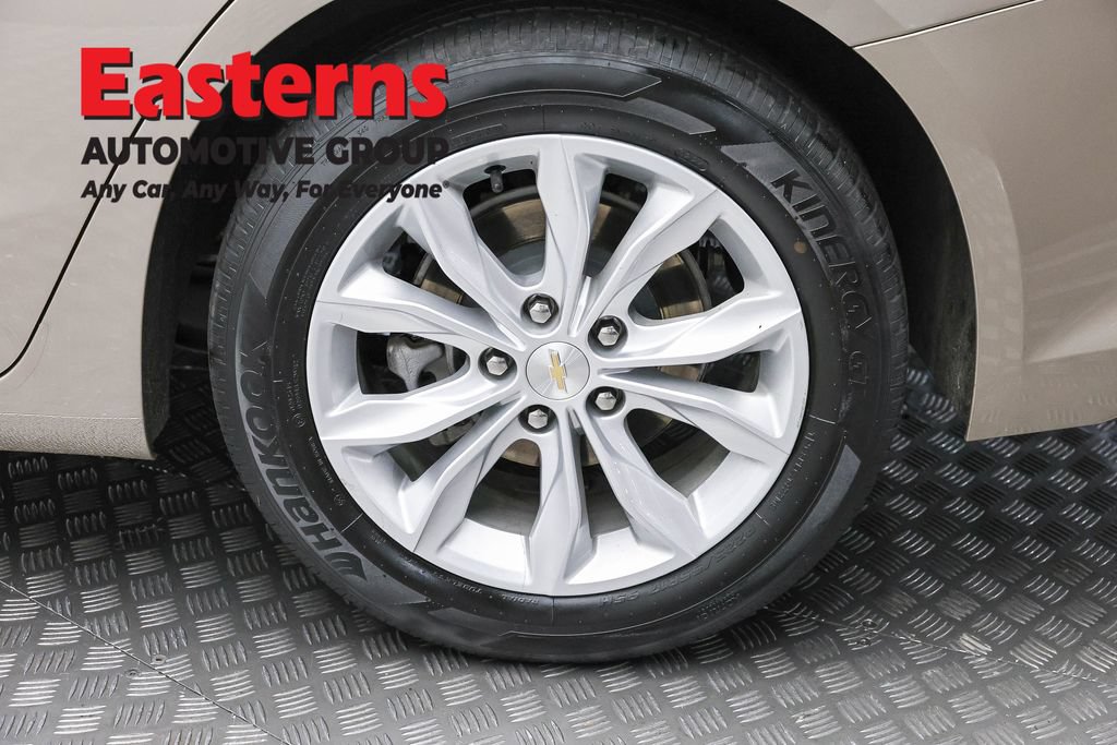 Used 2025 Chevrolet Malibu LT FWD image 8