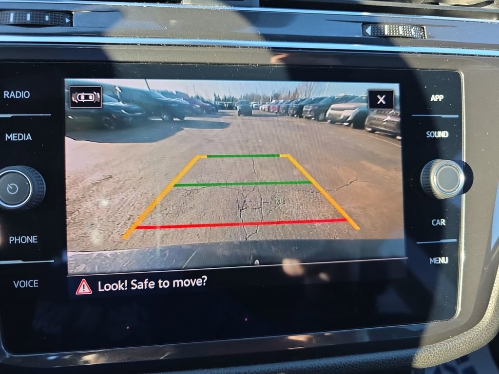 Used 2023 Volkswagen Tiguan SE R-Line image 18