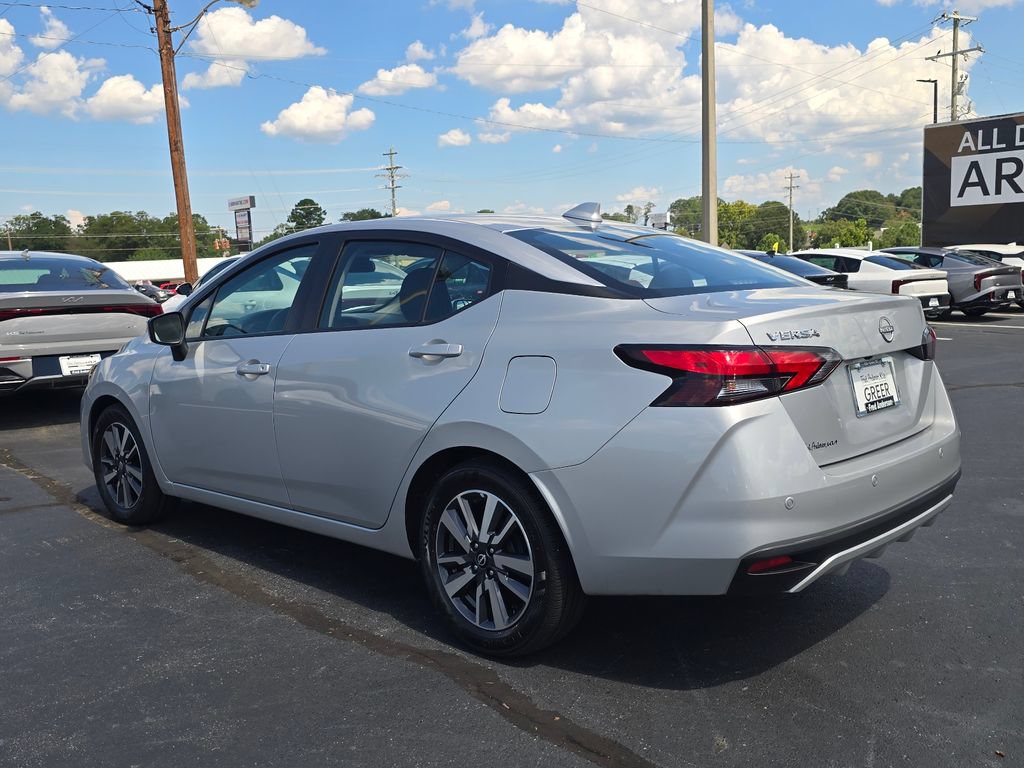 Used 2025 Nissan Versa SV FWD image 5