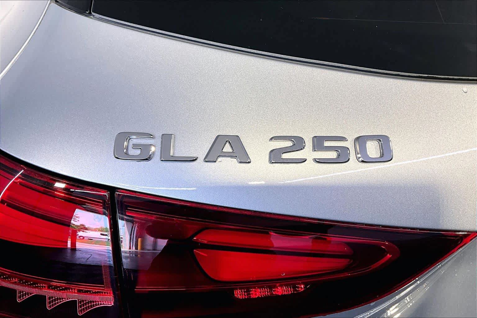 New 2026 Mercedes-Benz GLA 250 4MATIC image 6
