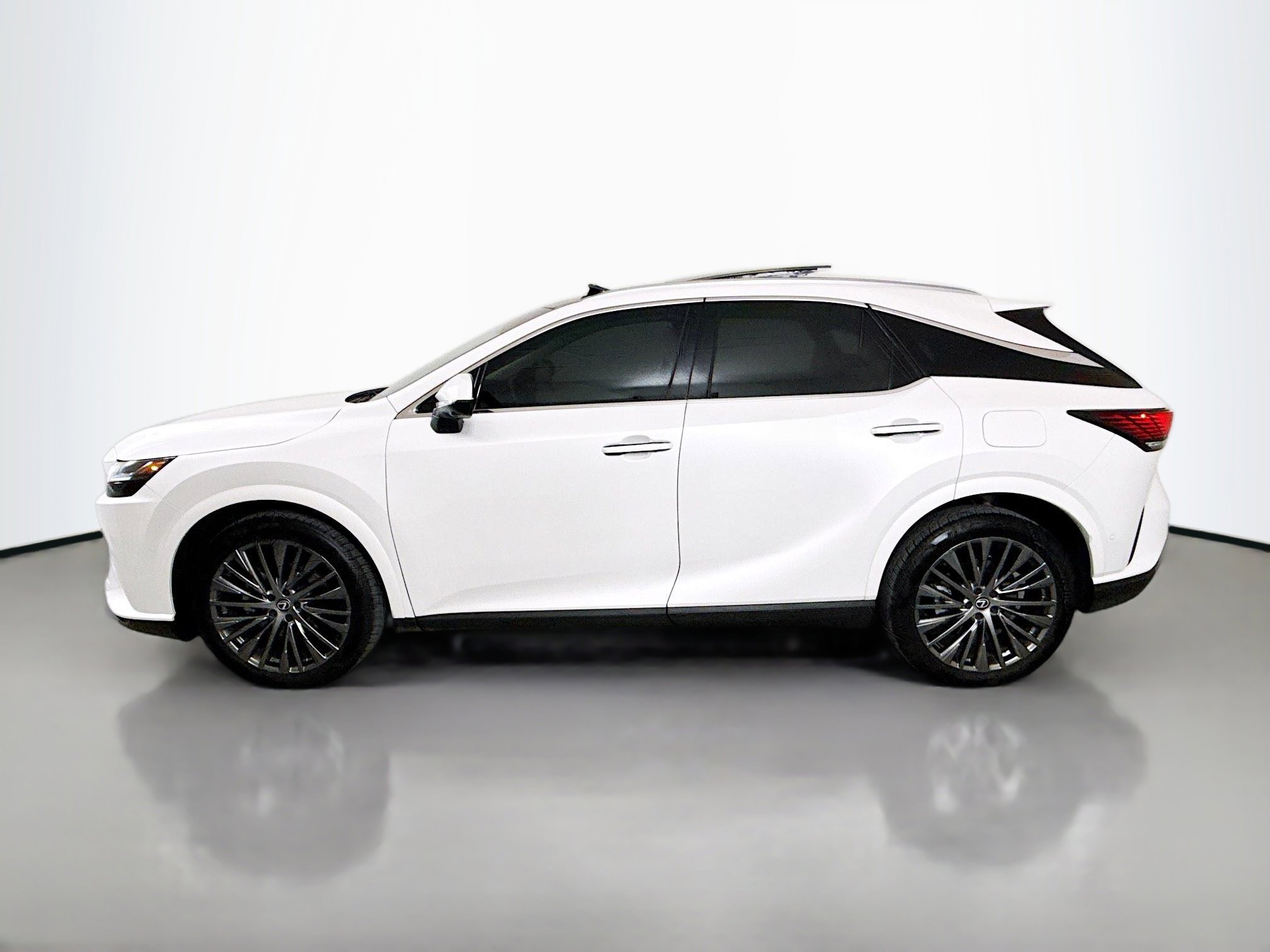 Used 2024 Lexus RX 350 AWD w/ Convenience Package image 4