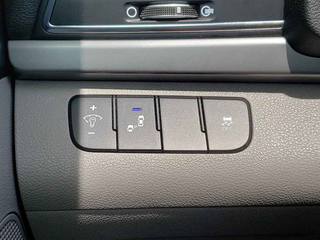 Used 2018 Hyundai Elantra Value Edition FWD image 19