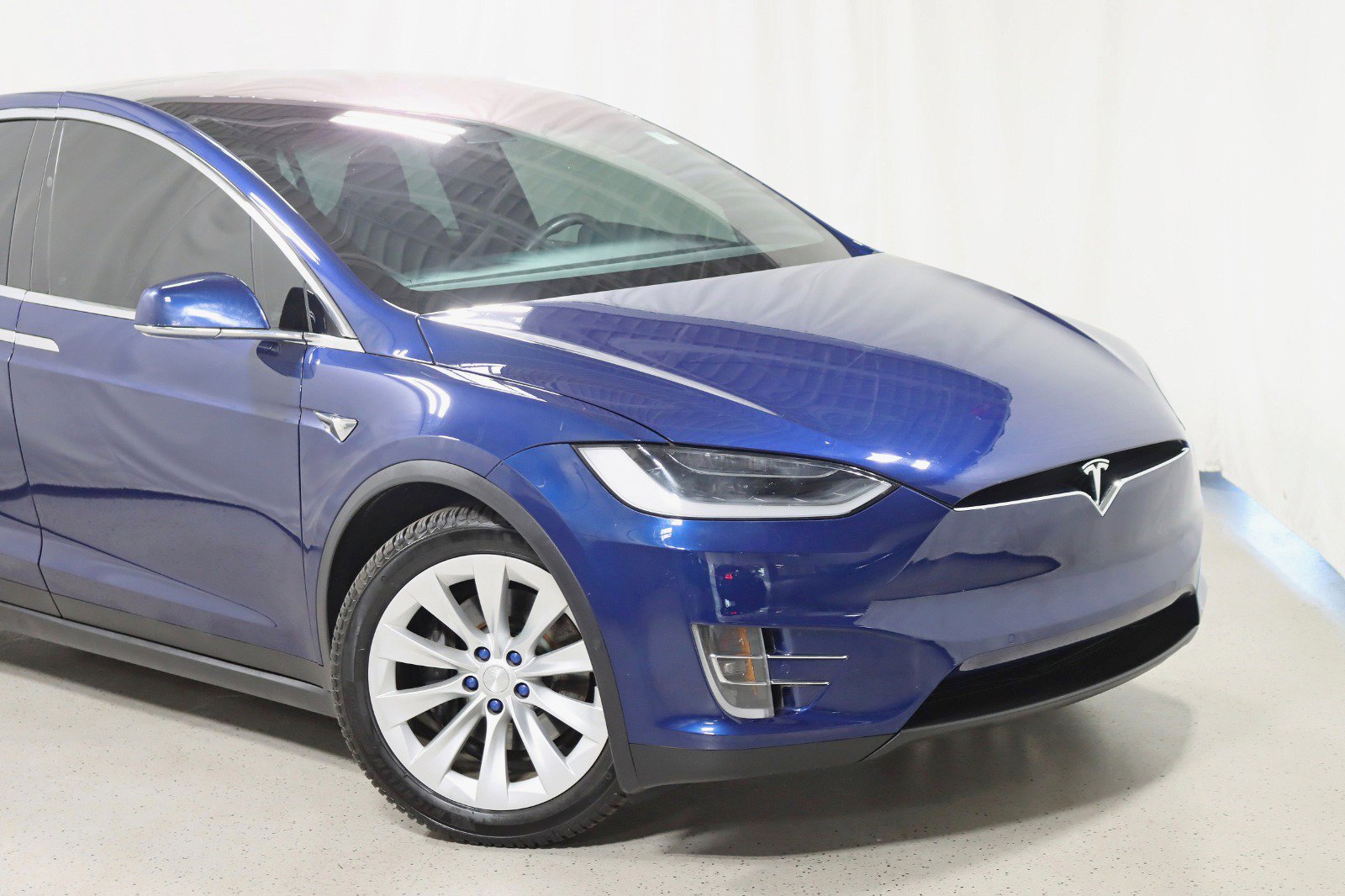 Used 2018 Tesla Model X 75D image 2