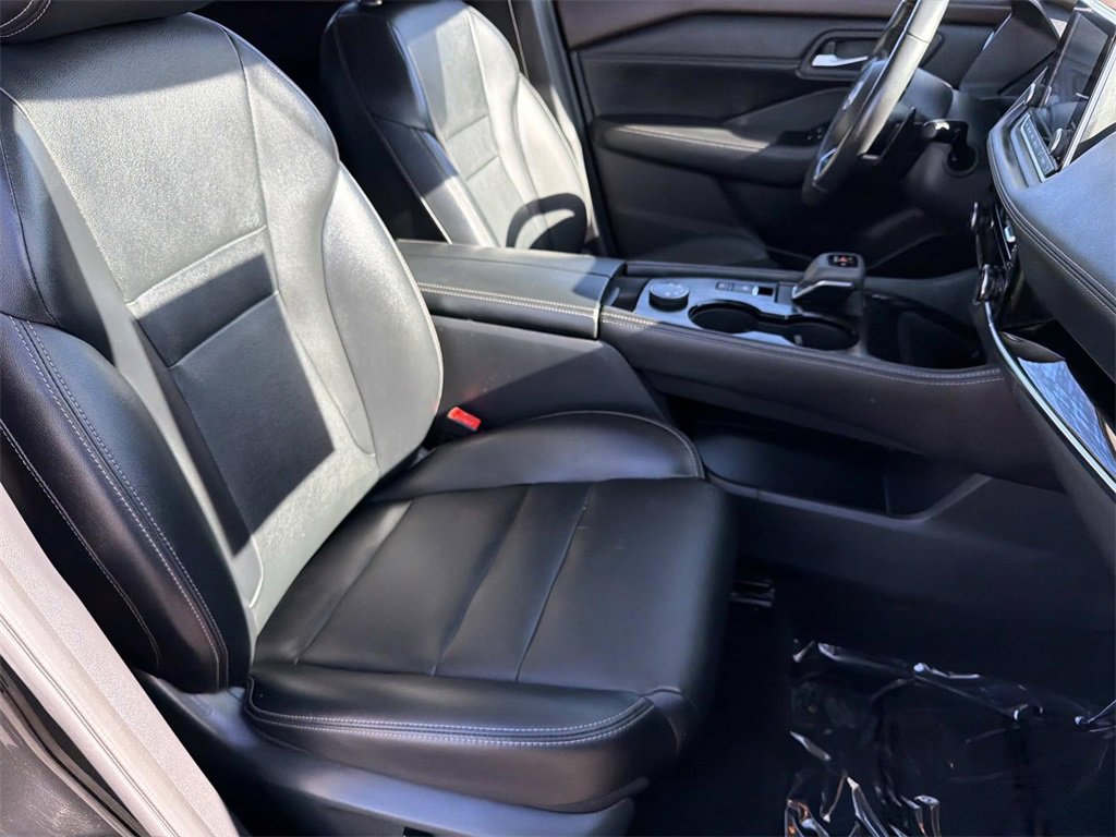 Used 2023 Nissan Rogue SL image 26