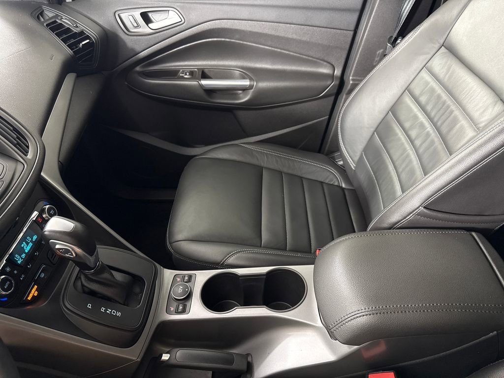 Used 2016 Ford Escape SE w/ SE Leather Comfort Package image 19