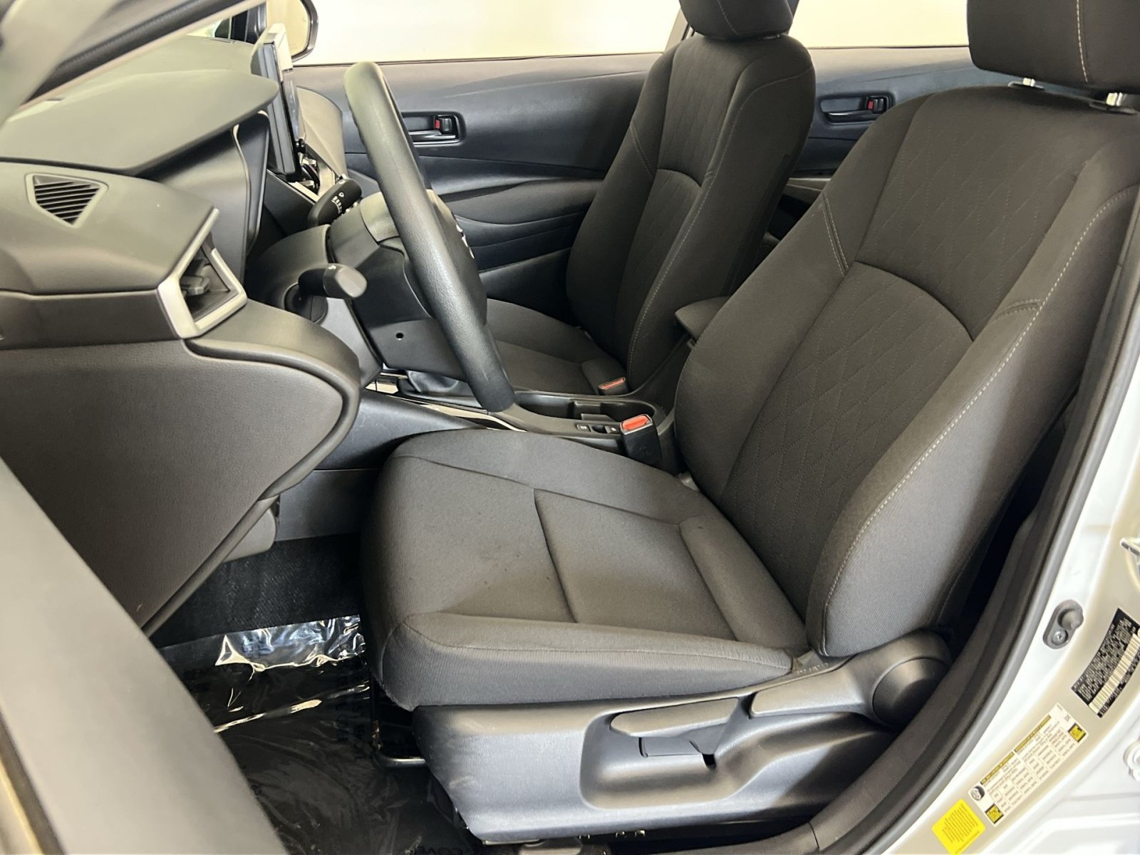 Used 2026 Toyota Corolla LE FWD image 12