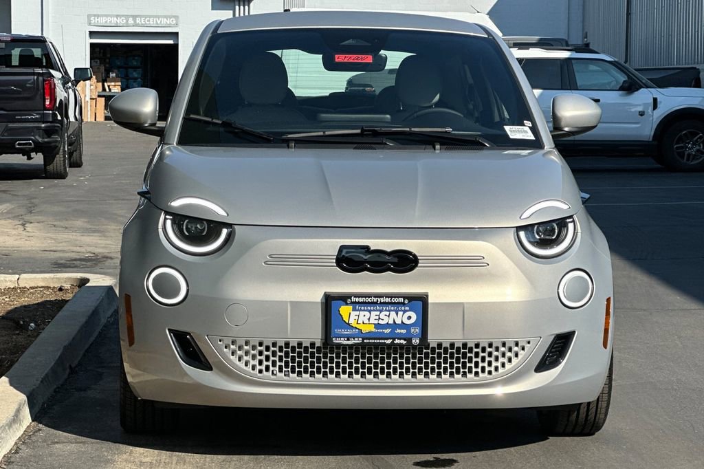 New 2025 FIAT 500 e image 9