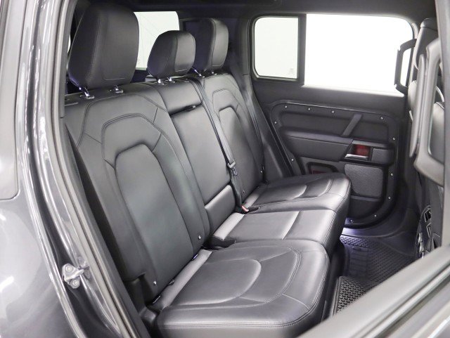 Used 2023 Land Rover Defender 110 V8 AWD/4WD image 30
