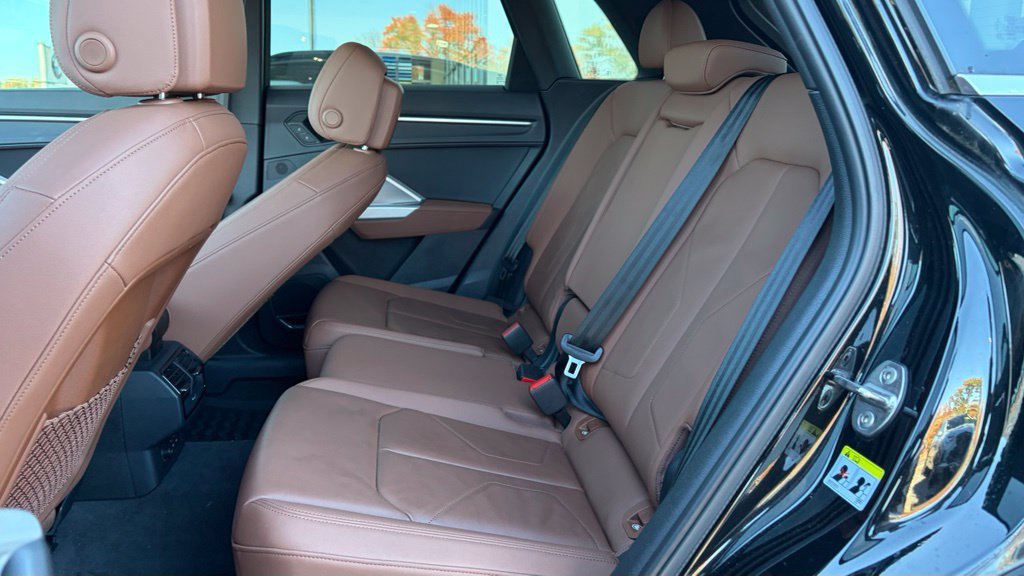 Used 2019 Audi Q3 2.0T Premium Plus w/ Premium Plus Package AWD/4WD image 9