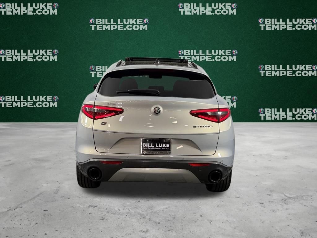 Used 2023 Alfa Romeo Stelvio Ti image 8