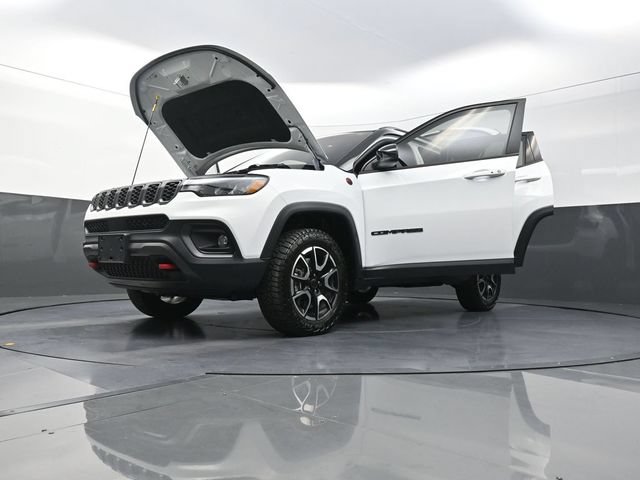 Used 2026 Jeep Compass Trailhawk AWD/4WD image 31