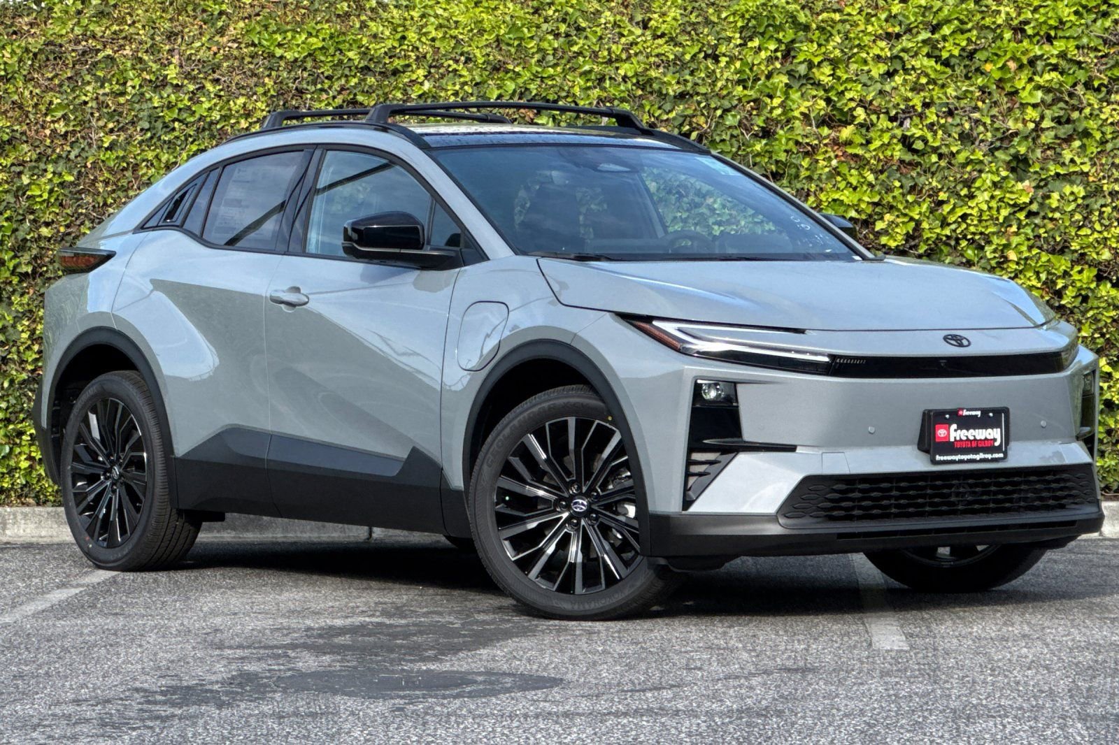 New 2026 Toyota C-HR image 2