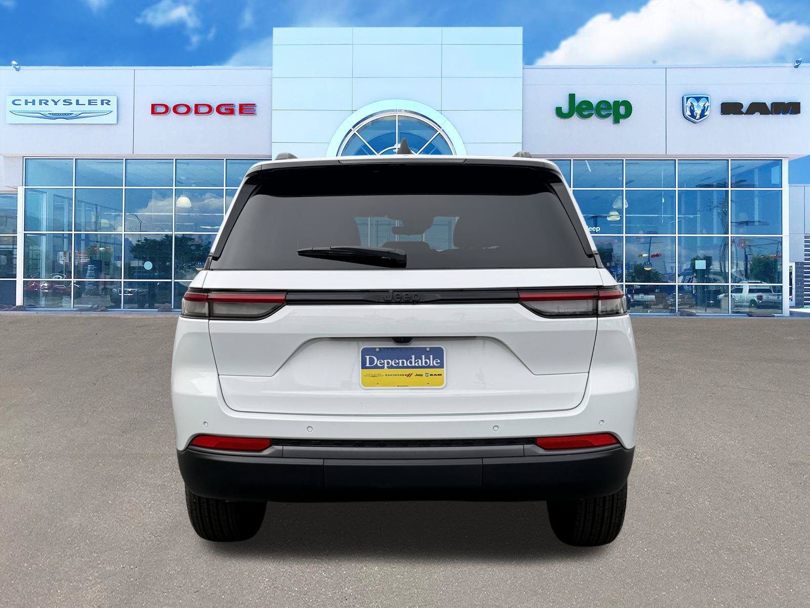New 2026 Jeep Grand Cherokee Altitude RWD image 9