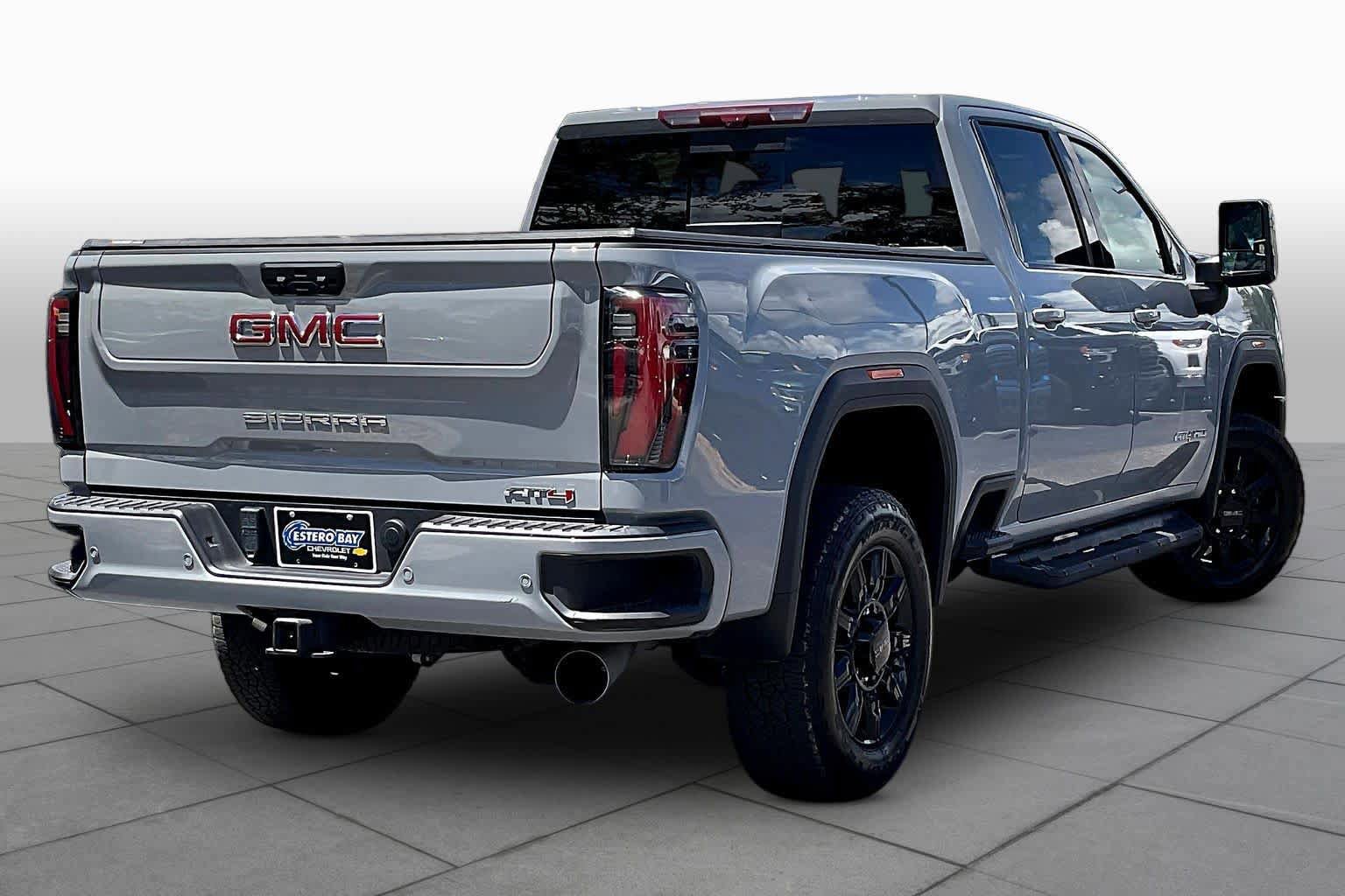 Used 2024 GMC Sierra 2500 AT4 w/ Technology Package AWD/4WD image 19