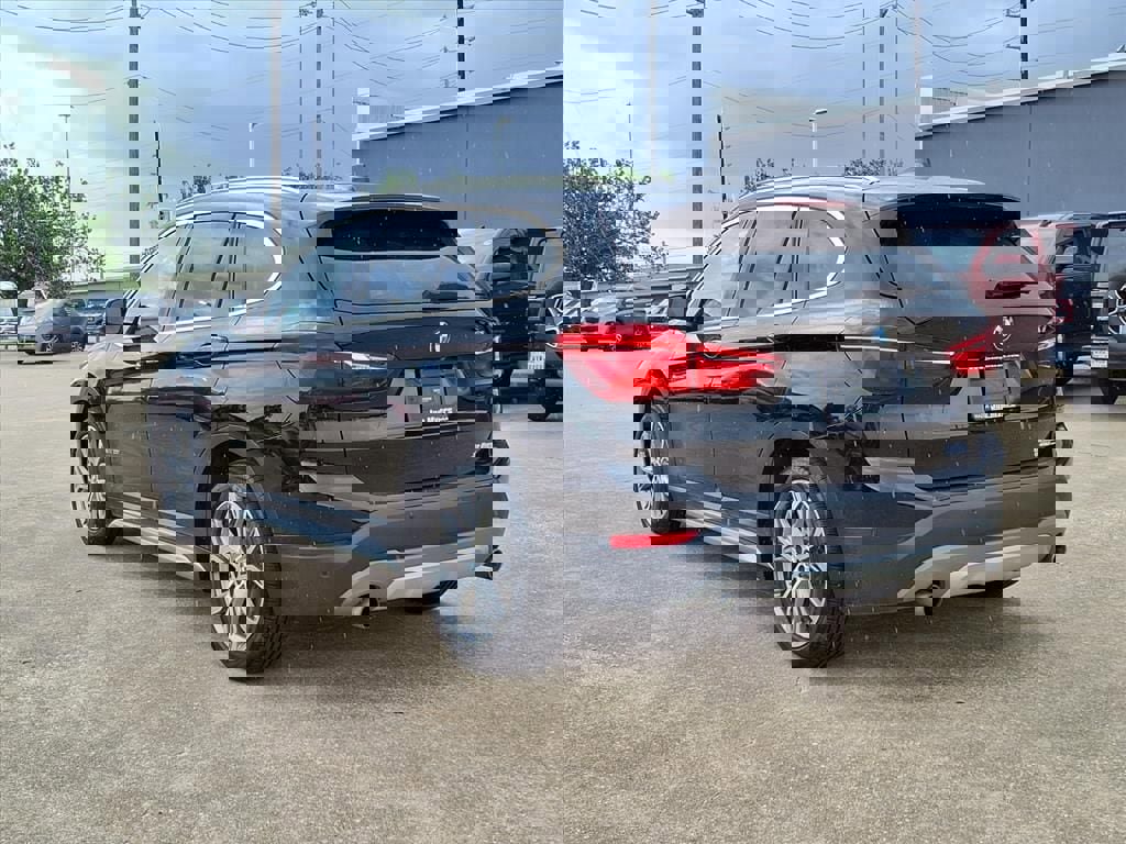 Used 2017 BMW X1 xDrive28i image 2