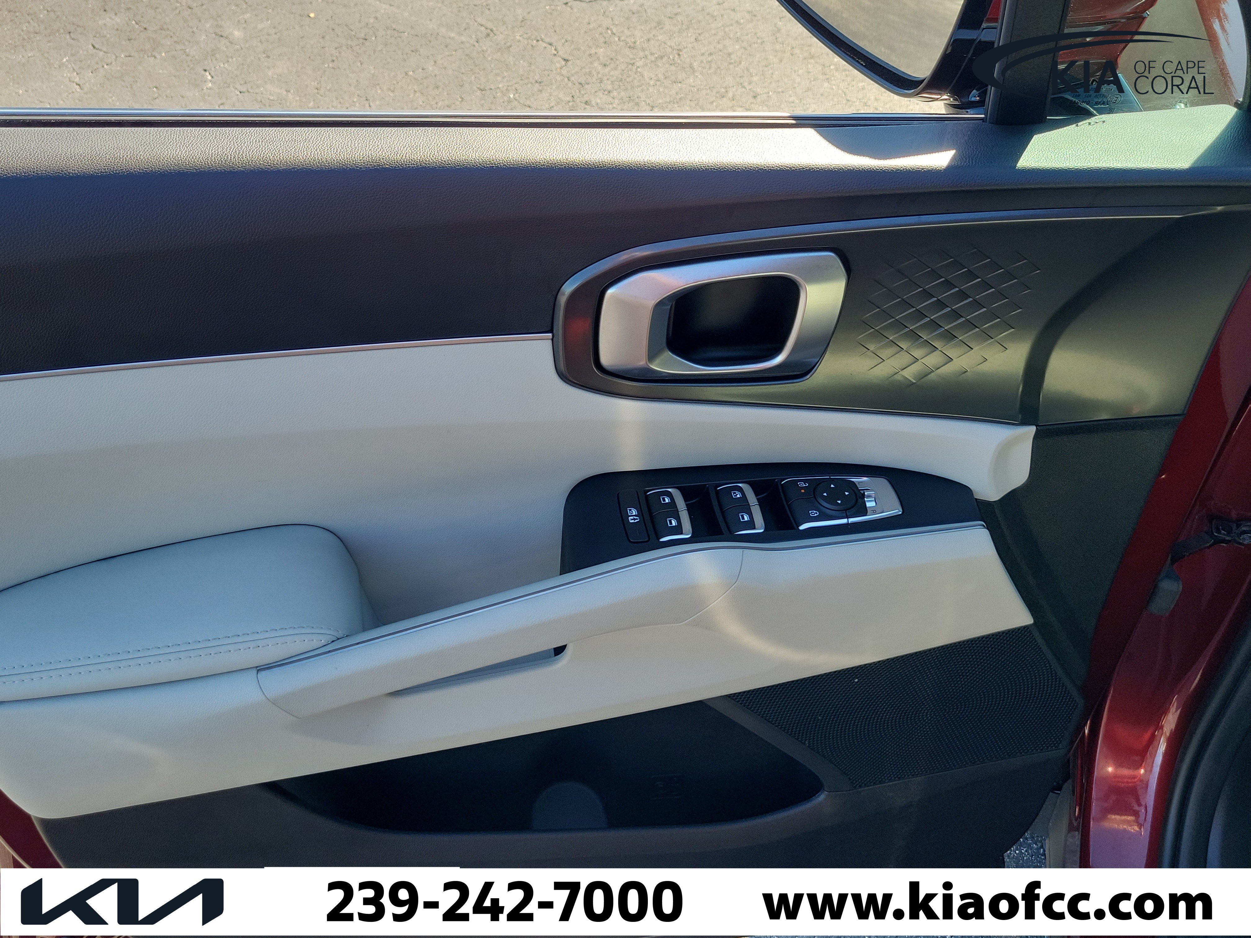Certified 2025 Kia Sorento S w/ Panoramic Sunroof Package FWD image 23