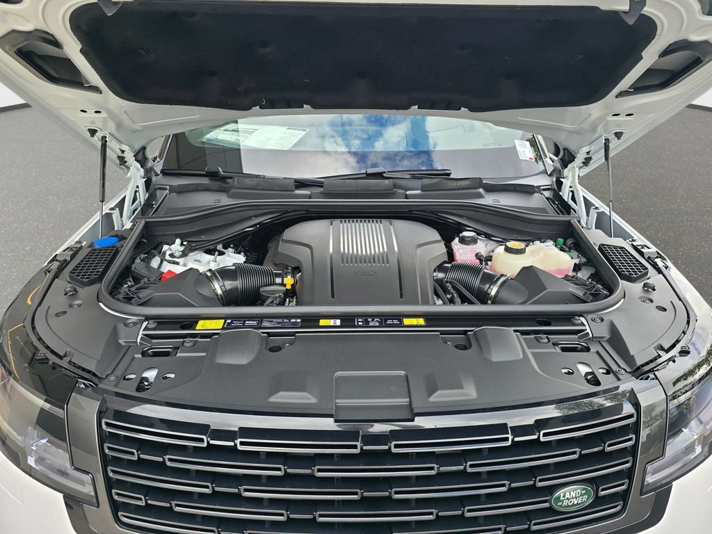 New 2026 Land Rover Range Rover Long Wheelbase SE AWD/4WD image 30