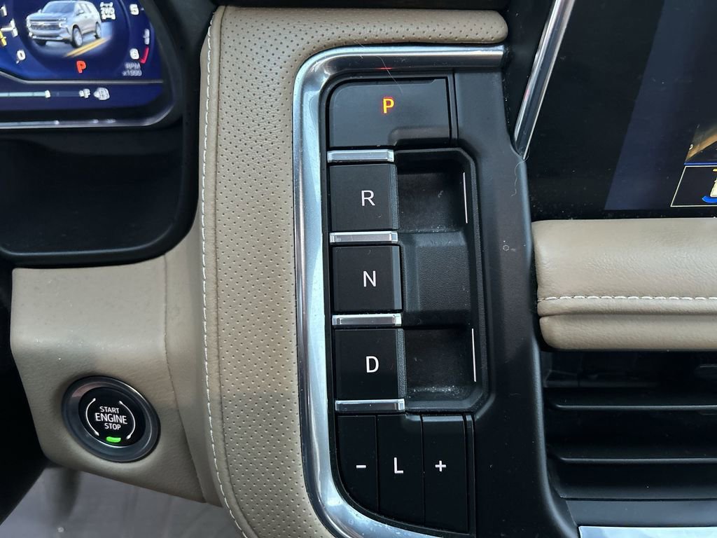 Used 2024 Chevrolet Tahoe Premier AWD/4WD image 21