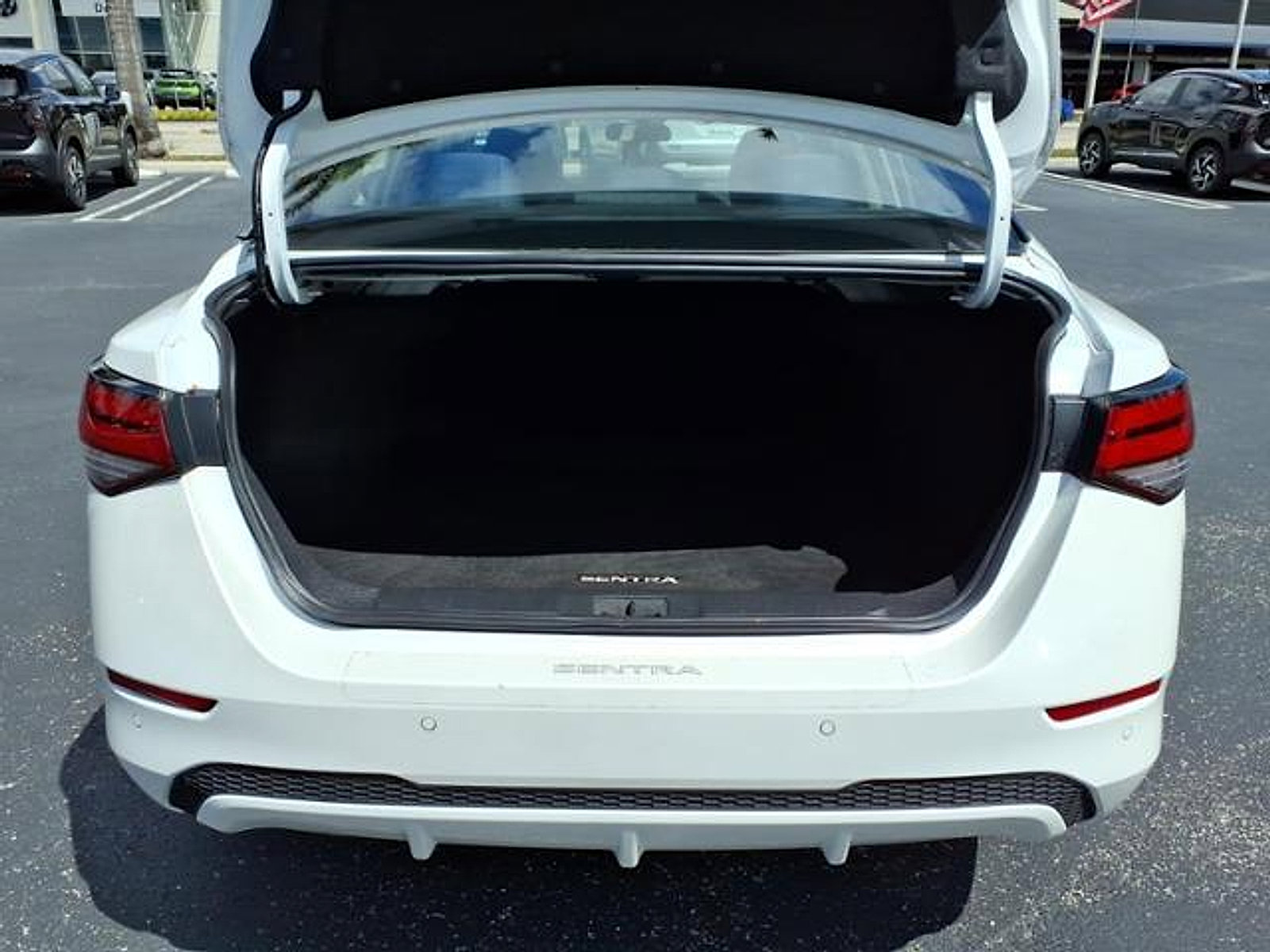 Used 2023 Nissan Sentra SV image 17