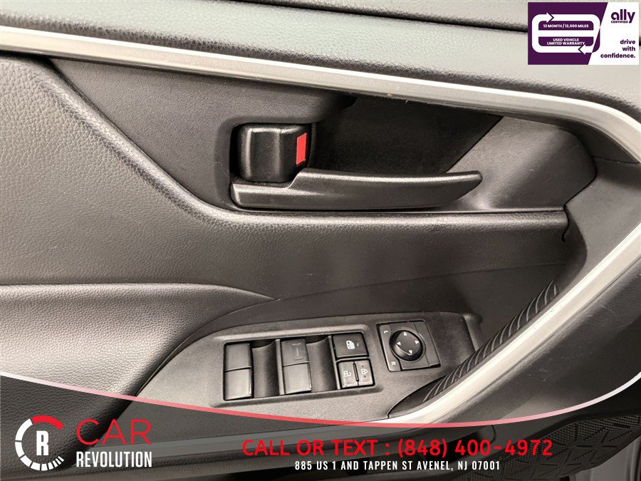 Used 2025 Toyota RAV4 LE AWD/4WD image 12