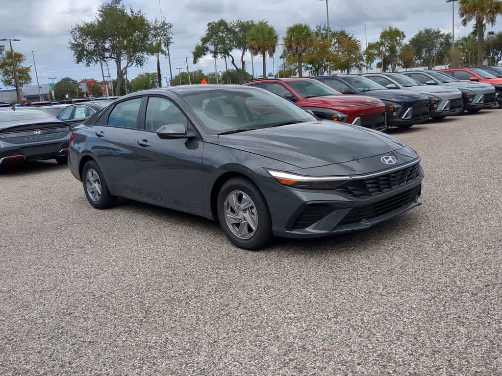 New 2025 Hyundai Elantra SE FWD image 9