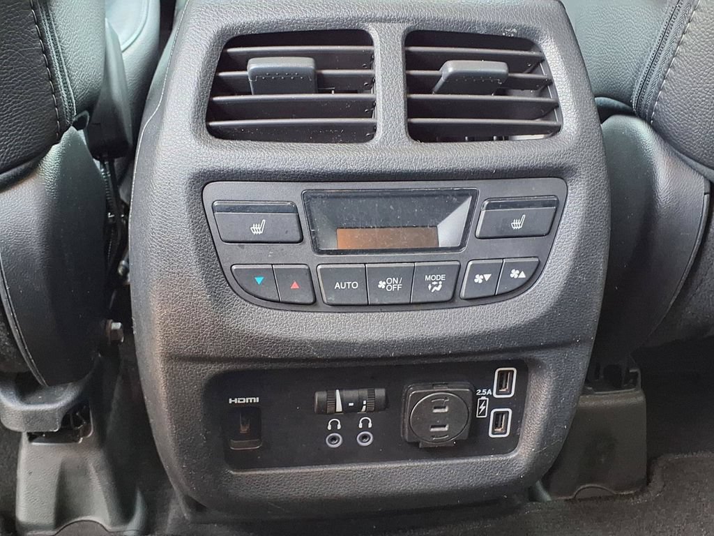 Used 2020 Honda Pilot Touring image 16