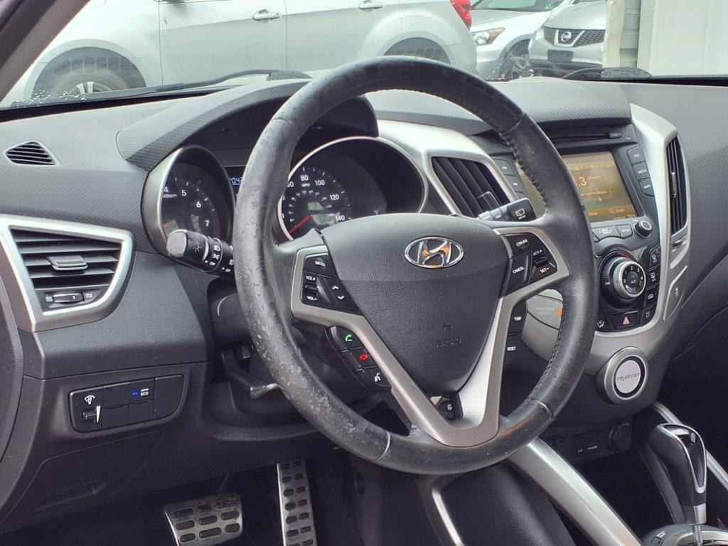 Used 2013 Hyundai Veloster w/ Style Pkg image 6