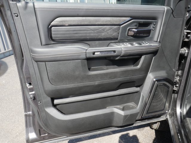 Used 2025 RAM 3500 Limited image 10