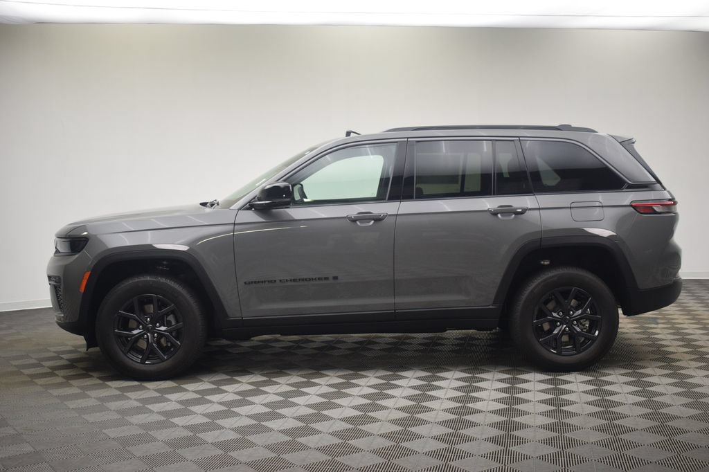 New 2027 Jeep Grand Cherokee Altitude AWD/4WD image 16