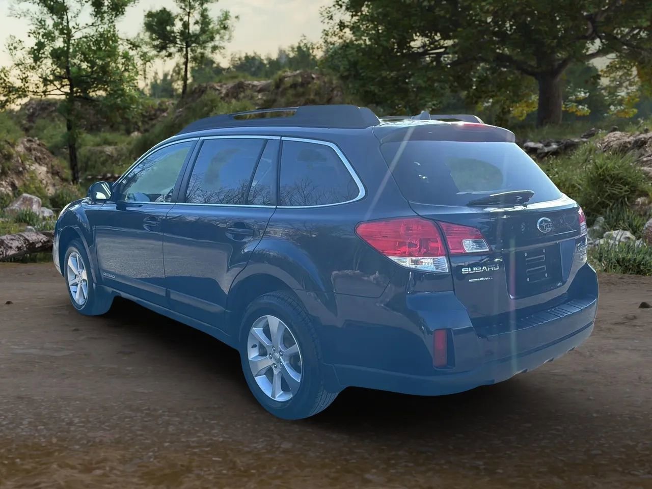 Used 2013 Subaru Outback 3.6R Limited w/ Moonroof Pkg image 7