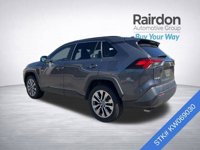 Used 2019 Toyota RAV4 XLE Premium AWD/4WD image 3