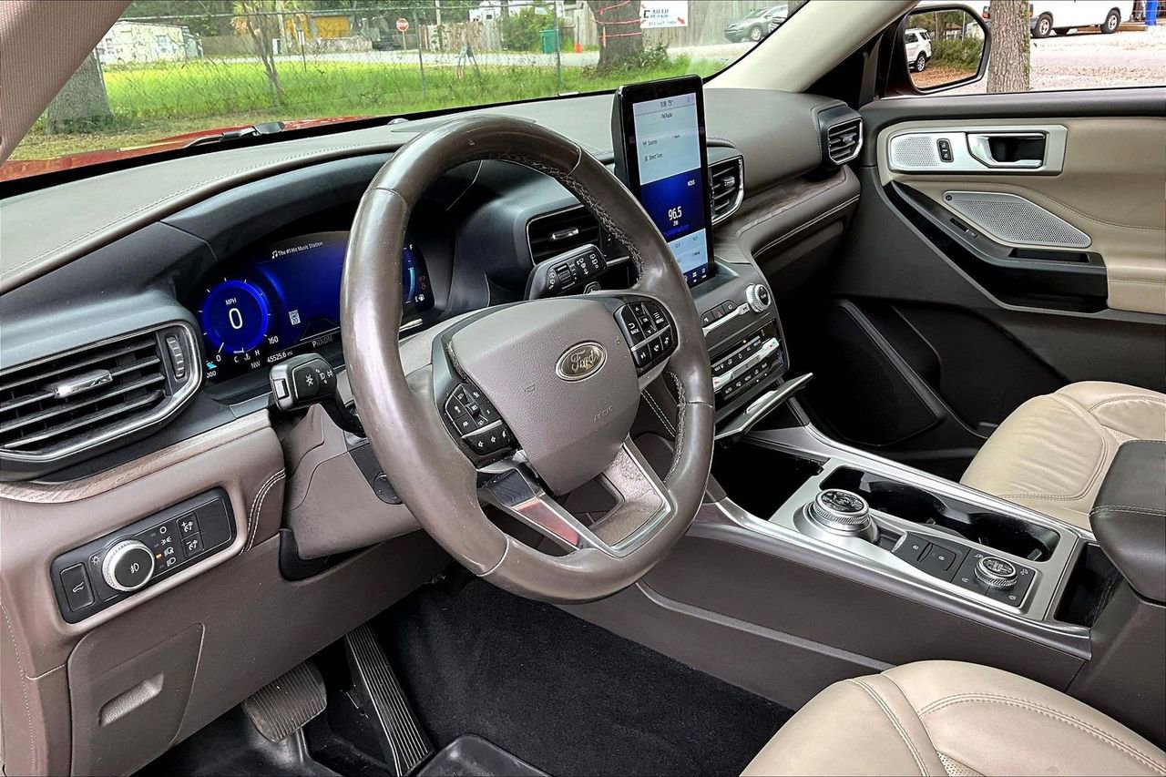 Used 2020 Ford Explorer Platinum w/ Premium Technology Package image 14