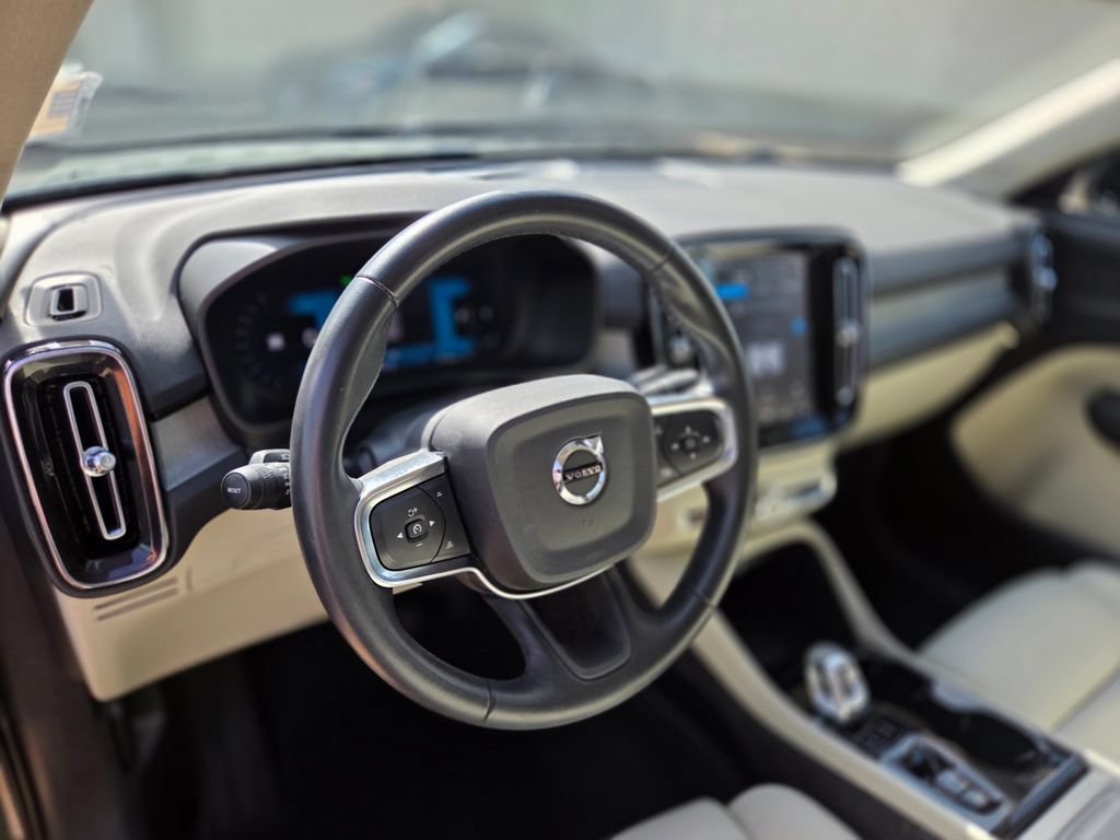 Used 2026 Volvo XC40 B5 Plus w/ Protection Package Premier AWD/4WD image 16