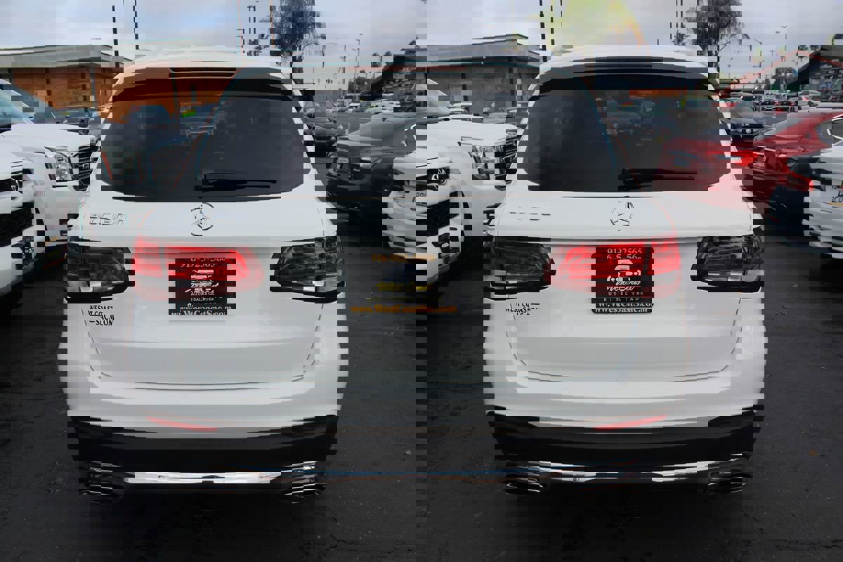 Used 2019 Mercedes-Benz GLC 300 w/ Premium Package image 6