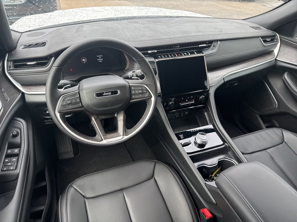 New 2025 Jeep Grand Cherokee Limited w/ Luxury Tech Group II image 17