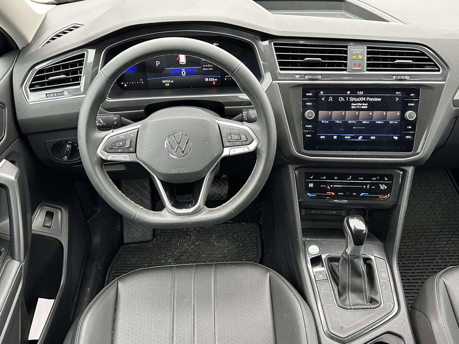 Used 2023 Volkswagen Tiguan SE image 11