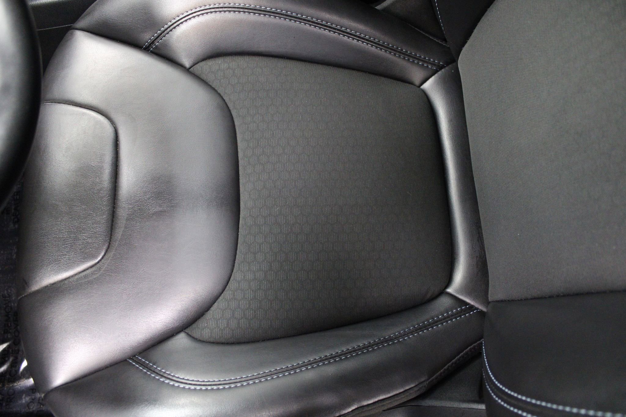 Used 2019 Jeep Cherokee Latitude Plus w/ Comfort/Convenience Group AWD/4WD image 13