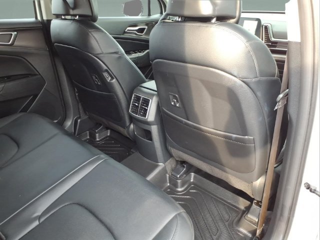 Used 2024 Kia Sportage EX AWD/4WD image 19