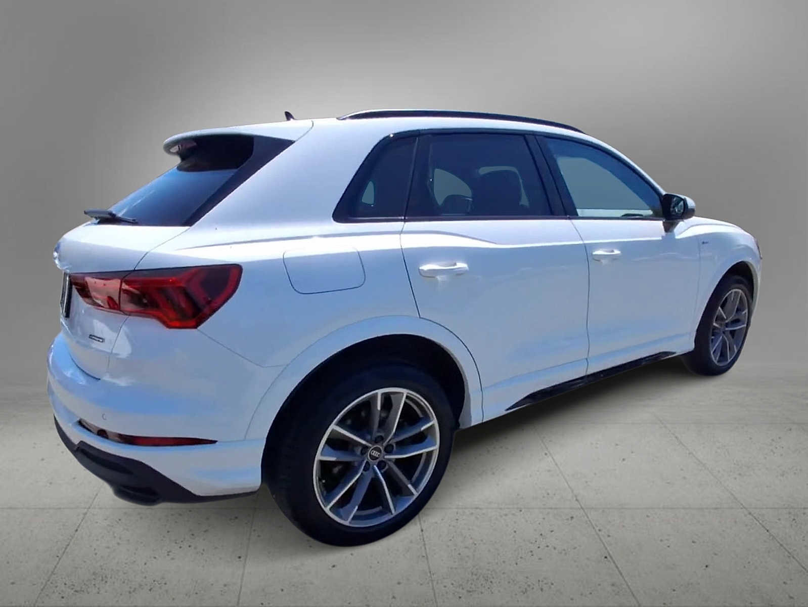 Used 2023 Audi Q3 2.0T Premium Plus w/ Premium Plus Package AWD/4WD image 8