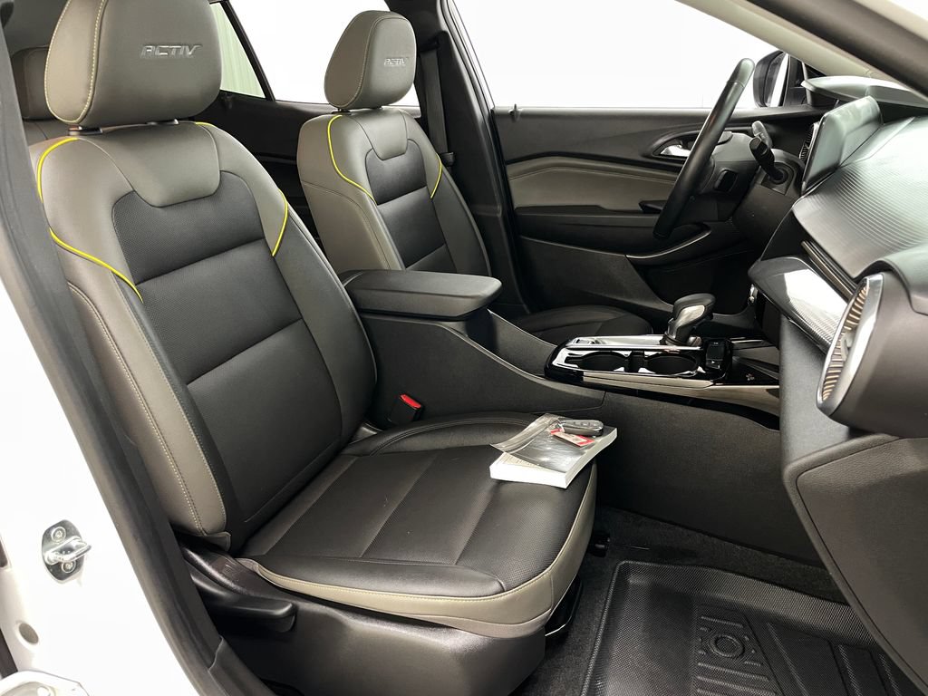 Certified 2024 Chevrolet Trax ACTIV w/ Sunroof Package FWD image 38