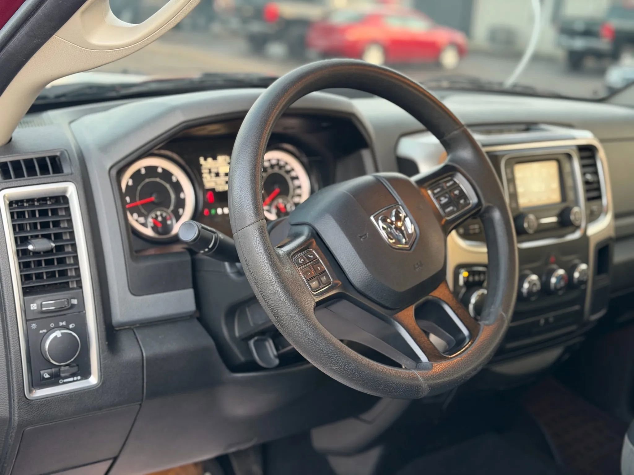 Used 2020 RAM 1500 Classic SLT image 9